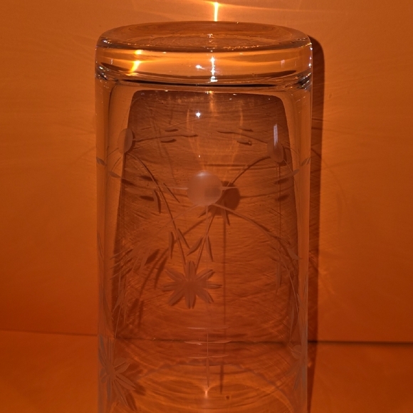 (J44) Unknown Clear Etched Glass Vase - Picture 5 of 6